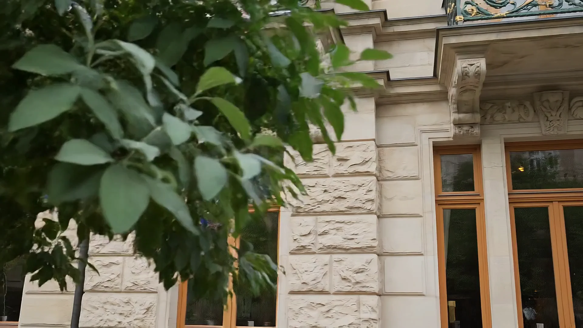 Illustrative Architektur- und Wohnraumszenen